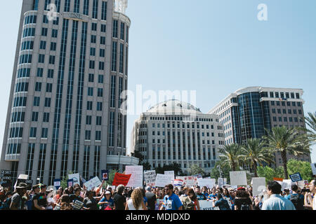 Marzo per la nostra vita a livello nazionale evento in downtown Orlando, Florida (2018). Foto Stock