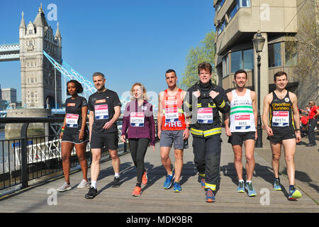 Londra, Regno Unito. Xx Aprile 2018. Spirito di Londra guide a spirito di Londra, Vergine denaro maratona di Londra pre-gara photocall, Tower Hotel, Londra, Regno Unito. Credito: Michael Preston/Alamy Live News Foto Stock