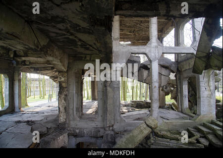 Resti di nuova caserma della ex Wojskowa Skladnica Tranzytowa (Militare Polacco deposito di transito) stabiliti durante interwar periodo e noto per Battl Foto Stock