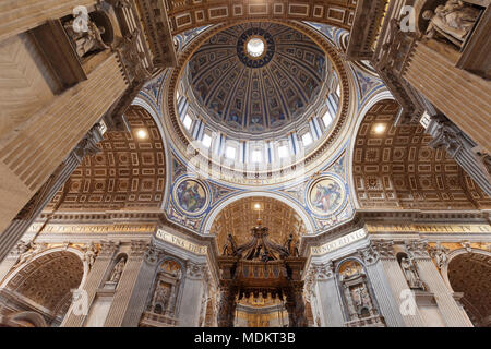 Interno, Cupola della Basilica di San Pietro, Basilica di San Pietro, il Vaticano, Roma, lazio, Italy Foto Stock