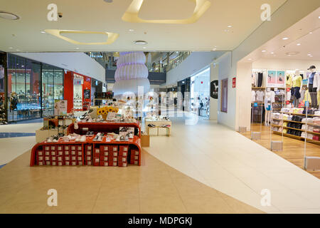 BUSAN, COREA DEL SUD - 25 Maggio 2017: all'interno di Lotte Mall in Busan. Foto Stock
