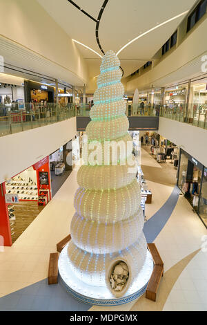 BUSAN, COREA DEL SUD - 25 Maggio 2017: all'interno di Lotte Mall in Busan. Foto Stock