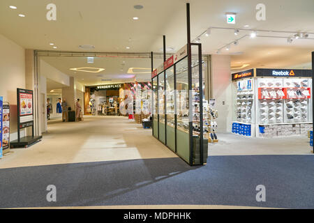 BUSAN, COREA DEL SUD - 25 Maggio 2017: all'interno di Lotte Mall in Busan. Foto Stock