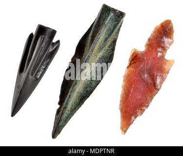 Arrowhead sviluppo. Neolitico (a destra - la pietra focaia), antico romano (centro -In bronzo) e Scita (sinistra - bronzo, c600-300BC) Foto Stock