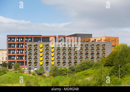 Premier Inn hotel edificio, Angeloume modo/ Bury. Completato nel 2011, progettato per massimizzare all'interno naturale ma ridurre il surriscaldamento solare. Foto Stock