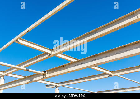 Struttura in acciaio e giunto di collegamento per il rivestimento di tetti., telaio in acciaio. Foto Stock