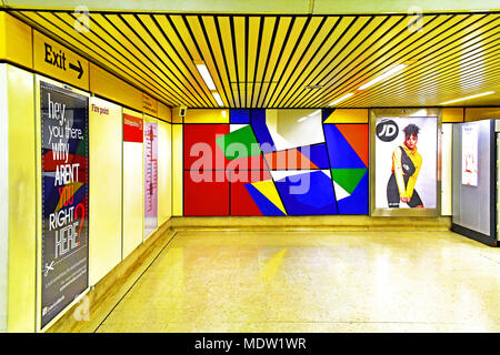 Newcastle Tyne and Wear stazione della metropolitana uscire a Jesmond Foto Stock