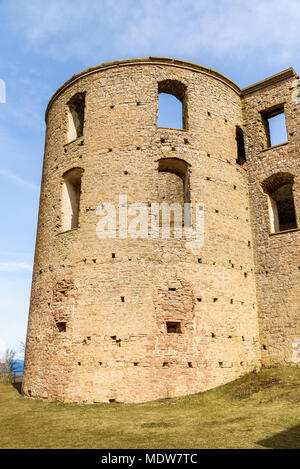 Storico del castello in rovina, Borgholm Oland in Svezia. Una popolare destinazione di viaggio con valori storici. Uno della circolare di torri angolari. Foto Stock