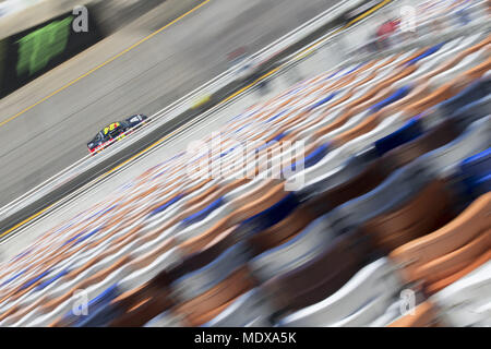 Richmond, Virginia, Stati Uniti d'America. Xx Apr, 2018. Aprile 20, 2018 - Richmond, Virginia, Stati Uniti d'America: William Byron (24) pratiche per i proprietari di Toyota 400 a Richmond Raceway in Richmond, Virginia. Credito: Stephen A. Arce/ASP/ZUMA filo/Alamy Live News Foto Stock