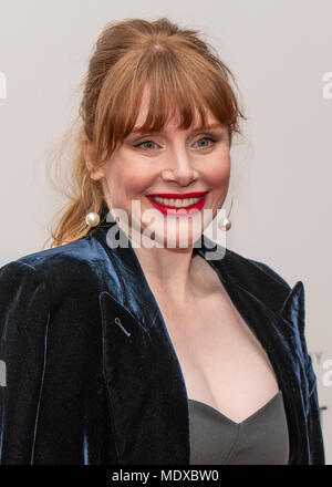 New York, Stati Uniti d'America, 20 aprile 2018. Attore di Bryce Dallas Howard assiste la premiere del National Geographic "Genius: Picasso" presso il Tribeca Film Festival di New York City. Foto di Enrique Shore​/ Alamy Live News Credito: Enrique Shore/Alamy Live News Foto Stock