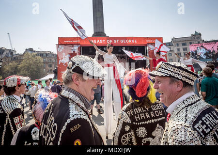 Londra, Regno Unito. Xxi Aprile, 2018. La festa di San Giorgio celebrazioni in Trafalgar Square. Credito: Guy Corbishley/Alamy Live News Foto Stock