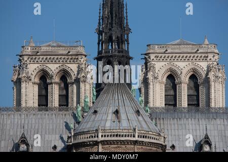 Parigi, abside della Cattedrale di Notre Dame de Paris, la guglia e torri, Foto Stock