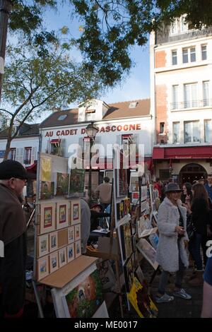 Parigi, Montmartre, Place du Tertre, artisti et turisti, Foto Stock