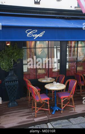 Francia, Ile de France, 6° arrondissement, a Saint Germain des Pres, il Cour du Commerce-Saint-André, terrazza del Cafè Procope Foto Stock