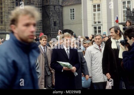 La Cecoslovacchia, Praga, Dicembre 29, 1989. Vaclav Havel è stato rieletto come Presidente della Repubblica ceca. Presso il Castello di Praga Foto Stock