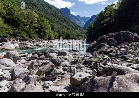 Fiume Verzasca tra Lavertezzo e Brione, Valle Verzasca, Valle Verzasca, Canton Ticino, Svizzera Foto Stock