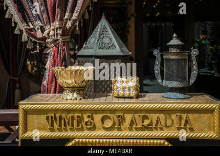 I tempi di Arabia ingresso ristorante in Madinat Jumeirah, Dubai, UAE, Medio Oriente. Foto Stock