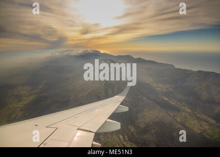 Vista aerea della Serra de Tramuntana montagne al tramonto, Maiorca (Mallorca), isole Baleari, Spagna Foto Stock