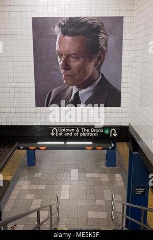 Un grande David Bowie fotografia al Broadway - Lafayette fermata metropolitana nel Greenwich Village di Lower Manhattan, New York City Foto Stock