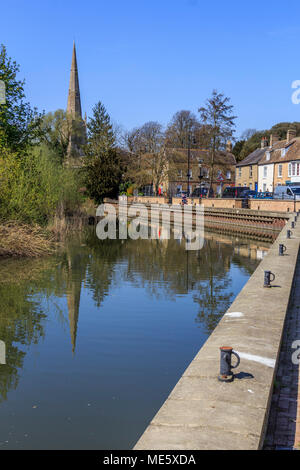 Il vecchio riverport, St Ives centro città sul grande fiume Ouse , Cambridgeshire, England, Regno Unito, GB Foto Stock