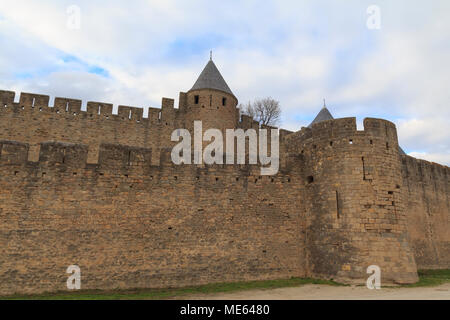 La Cittadella di Carcassonne, una fortezza medievale nel dipartimento francese di Aude Foto Stock