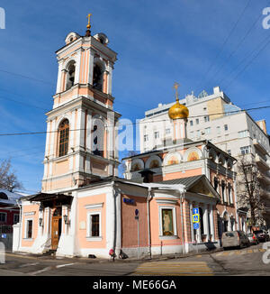 Mosca, Russia - Marzo 19, 2018. Chiesa della Resurrezione sulla corsia Bryusov a Mosca, è stata una delle poche chiese di rimanere aperti durante il periodo sovietico Foto Stock