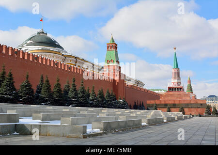 Vista del Cremlino e Leninâ€™s mausoleo sulla Piazza Rossa di Mosca, Russia. Foto Stock