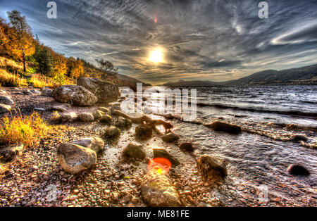 Loch Ness, Scozia. Stagliano artistico vista di Loch Ness rive. Foto Stock