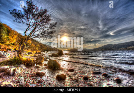 Loch Ness, Scozia. Stagliano artistico vista di Loch Ness rive. Foto Stock