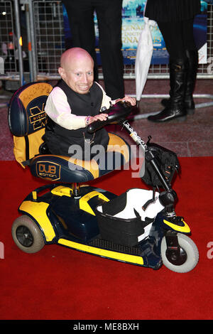 Verne Troyer, 'Mini-Me' in Austin Powers film, muore a 49, 21 aprile 2018, tutte le immagini riprese a La Imaginarium del dottore Parnassus premiere, Leicester Square, Londra UK, 06 Ottobre 2009 Foto Stock