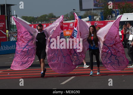 Londra, UK, 22 aprile 2018. Soldi VIRGIN LONDON MARATHON 2018. Credito: Vedere Li/Alamy Live News Foto Stock