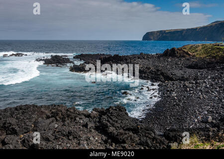 Paesaggio dalla spiaggia vulcanica di Mosteiros in Sao Miguel, Azzorre, Portogallo Foto Stock