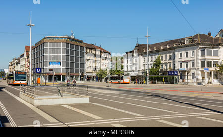 Solothurn, Svizzera - 10 July, 2016: Hauptbahnhofplatz Square nella città di Solothurn. Solothurn è una città situata nel nord-ovest di Switzerlan Foto Stock