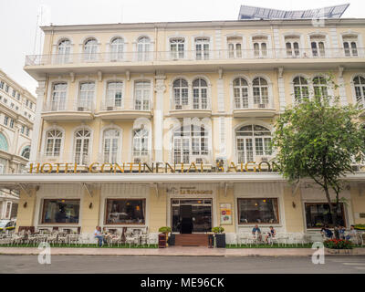 La facciata della mitica il Continental Hotel Saigon, architettura coloniale francese in Ho Chi Minh City Vietnam Foto Stock