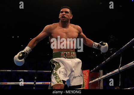 Amir Khan celebra vincendo il Concorso Super-Welterweight contro Phil Lo Greco a Echo Arena, Liverpool. Foto Stock