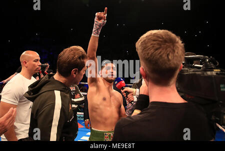 Amir Khan celebra vincendo il Concorso Super-Welterweight contro Phil Lo Greco a Echo Arena, Liverpool. Foto Stock