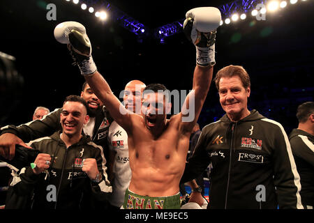 Amir Khan celebra vincendo il Concorso Super-Welterweight contro Phil Lo Greco a Echo Arena, Liverpool. Foto Stock