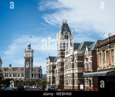 Il Dipartimento per le corti e la stazione ferroviaria, Dunedin, South Island, in Nuova Zelanda. Foto Stock