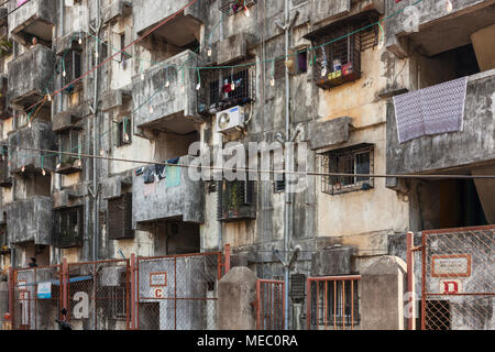 Redditi bassi caseggiati, Mumbai, India Foto Stock