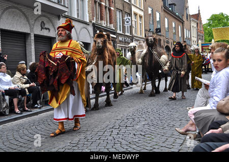 Bruges, Belgio. La processione del Santo sangue (Heilig Bloedprocessie), un grande religioso processione cattolica il giorno dell'Ascensione Foto Stock