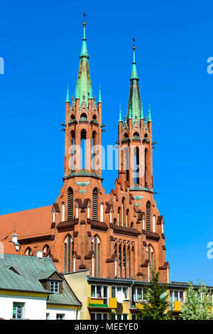 Basilica Cattedrale dell Assunzione della Beata Vergine Maria in Bialystok, Polonia. Architettura gotica di mattoni rossi - religiosi memorial e luogo di worsh Foto Stock