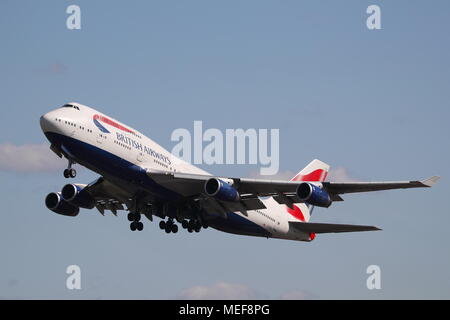 British Airways Boeing 747 G-BYGG uscire dall'Aeroporto Heathrow di Londra, Regno Unito Foto Stock