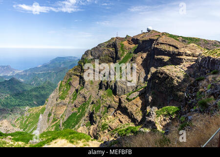 Montagna stazione radar in Madeira escursionismo Foto Stock