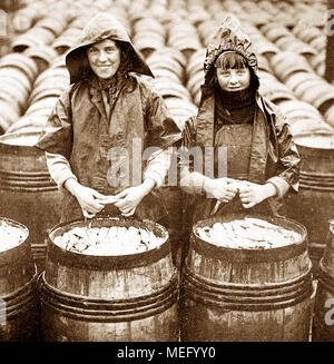 Scottish fisher ragazze (aringa grondaie e imballatori), Great Yarmouth, agli inizi del novecento Foto Stock