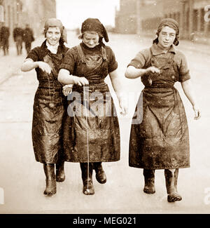 Scottish fisher ragazze (aringa grondaie e imballatori), Great Yarmouth, agli inizi del novecento Foto Stock