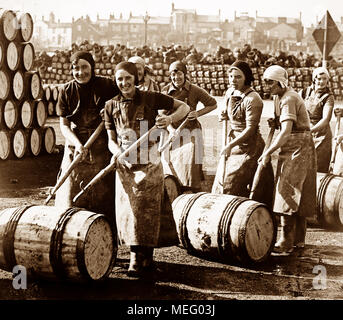 Scottish fisher ragazze (aringa grondaie e imballatori), Great Yarmouth, agli inizi del novecento Foto Stock