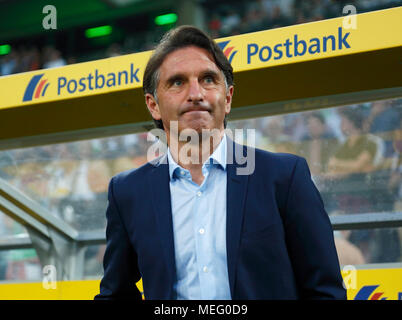 Sport,football,Bundesliga,2017/2018,Borussia Moenchengladbach vs VfL Wolfsburg 3:0,Stadium Borussia Park,head coach Bruno Labbadia (Wolfsburg) Foto Stock