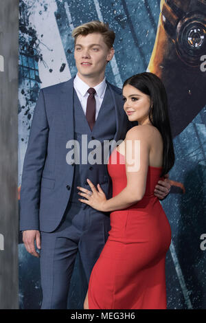 Universal's 'Pacific Rim Uprising' Premiere si è tenuto presso il cinese TCL teatro IMAX in Hollywood, la California offre: Levi Meaden, Ariel Inverno Dove: Los Angeles, California, Stati Uniti quando: 21 Mar 2018 Credit: Sheri Determan/WENN.com Foto Stock