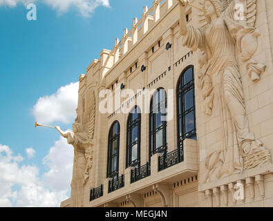 Vista esterna del Bass Performance Hall, un performing arts venue in Fort Worth, Texas Foto Stock