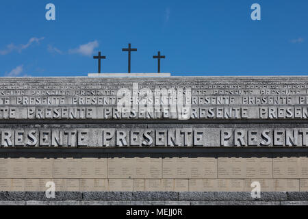 Il Memoriale di Redipuglia, il più grande memoriale dedicato ai soldati caduti nella Prima Guerra Mondiale - Fogliano Redipuglia, Friuli Venezia Giulia, Italia Foto Stock
